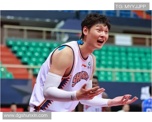 任骏飞因击打王哲林头部被裁判直接罚下引发热议